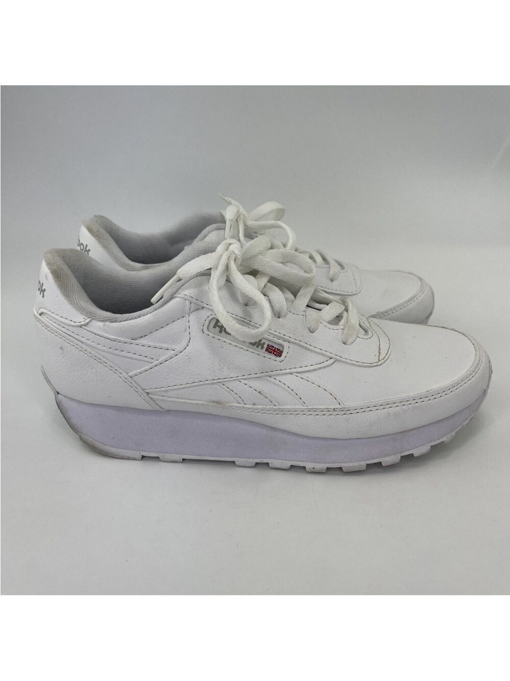 REEBOK CL Renaissance White PINK Size 9.5 Sneakers V66940